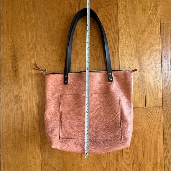 Elegant Portland Leather Tote Bag - Picture 6 of 7
